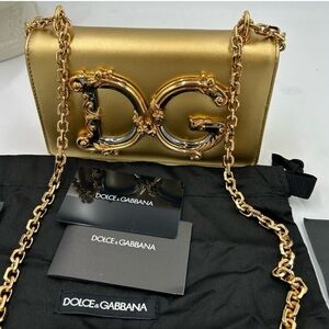 Women's Dolce & Gabbana DG girls metallic gold crossbody bag made in
Italy